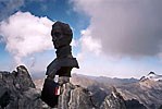 16.1. Na nejvyšším vrcholu Venezuely Pico Bolivar (5.007 m), Bolivarova bysta, Bolivar = Liberator = Osvoboditel